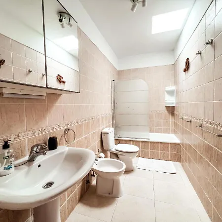 Townhouse With Ac In Callao Salvaje, Sonia, Cs148