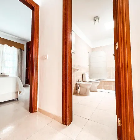 Townhouse With Ac In Callao Salvaje, Sonia, Cs148 度假居