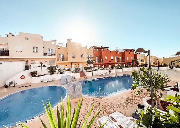 Townhouse With Ac In Callao Salvaje, Sonia, Cs148 *