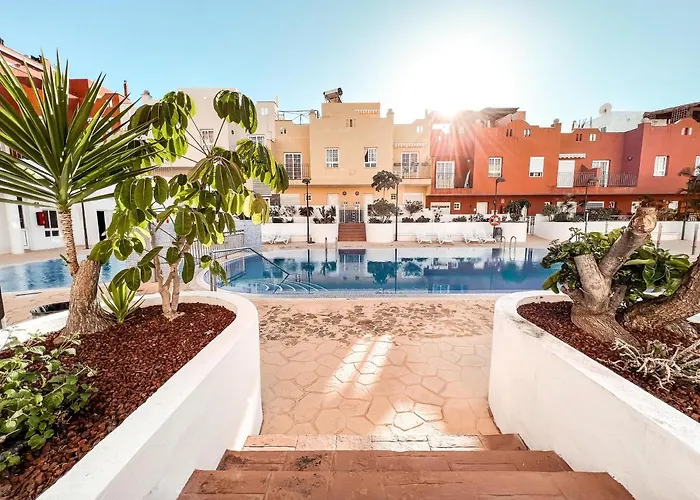 Townhouse With Ac In Callao Salvaje, Sonia, Cs148