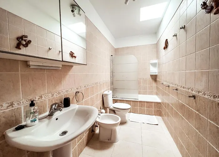 Townhouse With Ac In Callao Salvaje, Sonia, Cs148