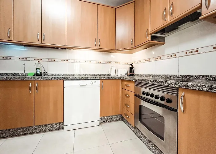 Townhouse With Ac In Callao Salvaje, Sonia, Cs148 *